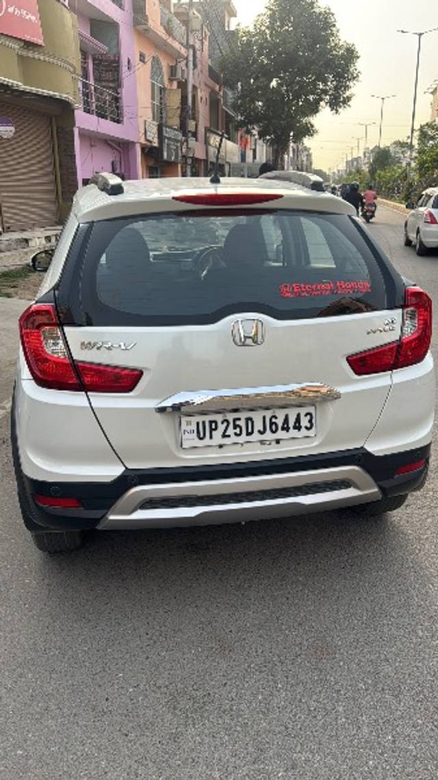 https://images10.gaadi.com/usedgaadi-sellcar/UsedCar/e5b54bfda/8483af81-d319-4b58-a6c8-482b0caee10c.jpeg?imwidth=6401