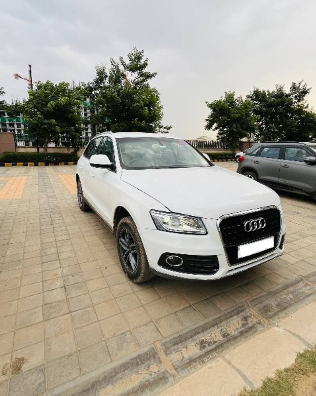 https://images10.gaadi.com/usedgaadi-sellcar/UsedCar/e5b550c4a/86db7462-c0c2-4077-96e8-21f00d3ff82d.jpeg?imwidth=6400