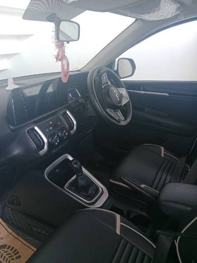 https://images10.gaadi.com/usedgaadi-sellcar/UsedCar/e5b578eea/86952aaf-f25e-4207-8155-caa5fa2c1e19.jpg?imwidth=6401