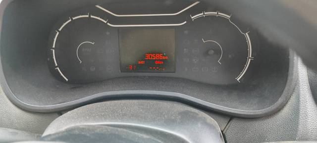 https://images10.gaadi.com/usedgaadi-sellcar/UsedCar/e5b5e82da/93bb8313-e64a-495a-adf4-699a7dbde148.jpg?imwidth=6401