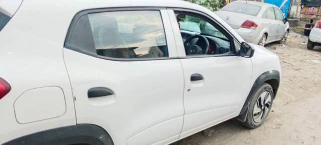 https://images10.gaadi.com/usedgaadi-sellcar/UsedCar/e5b5e82da/bf1b71ea-2e30-48e9-afc3-0f29bf5ee1a6.jpg?imwidth=6402