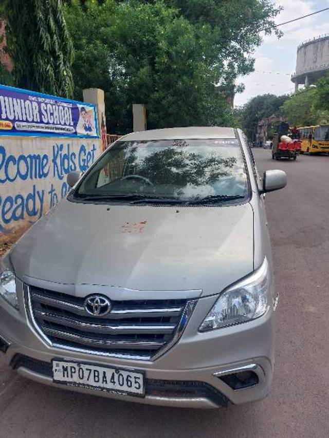 https://images10.gaadi.com/usedgaadi-sellcar/UsedCar/e5b63b88a/c0c689ae-2f51-4325-9932-8ba75f08e527.jpg?imwidth=6400