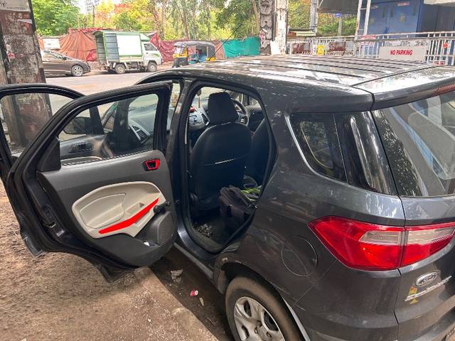 https://images10.gaadi.com/usedgaadi-sellcar/UsedCar/e5b6436aa/bab6214a-3e8e-49e6-a750-fe0a5c67ef10.jpeg?imwidth=6401