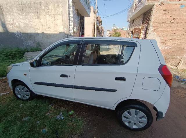 https://images10.gaadi.com/usedgaadi-sellcar/UsedCar/e5b6769ca/dbb887e0-d9c7-4d74-844e-1ff6e6aa77dc.jpg?imwidth=6402
