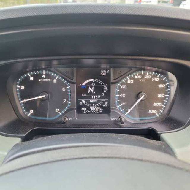 https://images10.gaadi.com/usedgaadi-sellcar/UsedCar/e5b68131a/d948ff61-3c66-4e98-b11f-336d3e3efeac.jpg?imwidth=6402