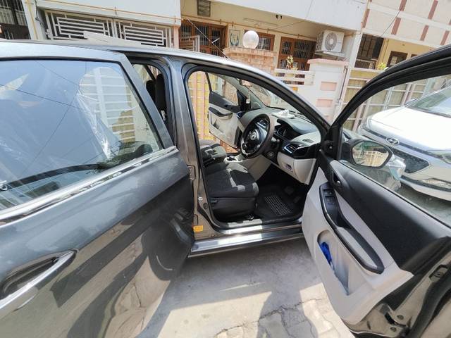 https://images10.gaadi.com/usedgaadi-sellcar/UsedCar/e5b6f95ca/1d14fd90-aeba-4f87-988a-02fcfc043082.jpeg?imwidth=6401