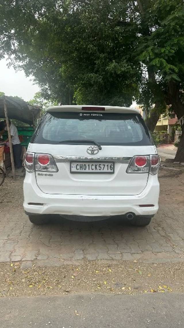 https://images10.gaadi.com/usedgaadi-sellcar/UsedCar/e5b6f9d7a/815c7c47-9183-415c-895c-4843f2ac5e5b.jpeg?imwidth=6401