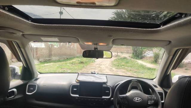 https://images10.gaadi.com/usedgaadi-sellcar/UsedCar/e5b720b7a/85dee0bb-092f-46ef-831a-30890ef8d620.jpg?imwidth=6401
