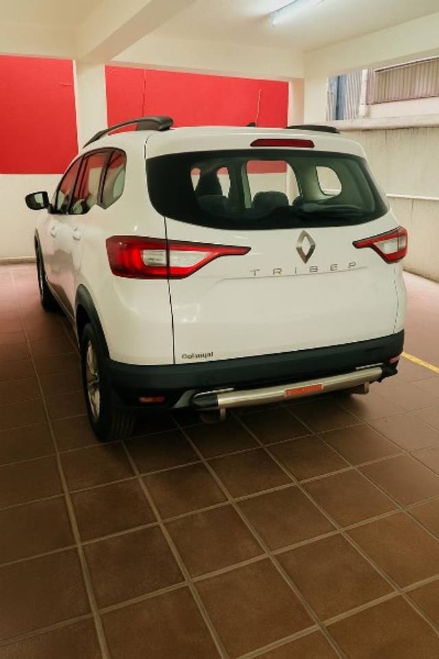 https://images10.gaadi.com/usedgaadi-sellcar/UsedCar/e5b79249a/40c168b6-c311-4afd-8715-519c66a58d13.jpeg?imwidth=6402