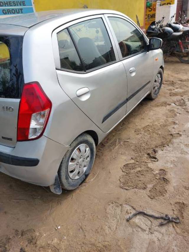 https://images10.gaadi.com/usedgaadi-sellcar/UsedCar/e5b7b356a/86cb538d-7a47-4204-90c9-b627929b51a1.jpg?imwidth=6401