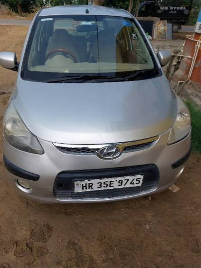 https://images10.gaadi.com/usedgaadi-sellcar/UsedCar/e5b7b356a/d0b7ebca-0065-4aad-b325-eda4f337d52c.jpg?imwidth=6400