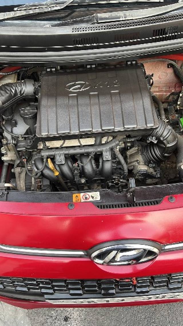 https://images10.gaadi.com/usedgaadi-sellcar/UsedCar/e5b7d36aa/ecee533e-544b-4b9b-8f0e-26e2b68eed9f.jpeg?imwidth=6401