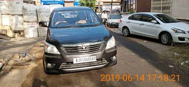 https://images10.gaadi.com/usedgaadi-sellcar/UsedCar/e5b7f5e1a/d6403b22-26d3-4781-a638-8723bb98b8de.jpg?imwidth=6400