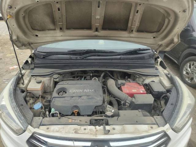 https://images10.gaadi.com/usedgaadi-sellcar/UsedCar/e5b7f857a/4d31a987-a57f-4636-998a-72dc371ca9f9.jpg?imwidth=6401