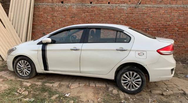 https://images10.gaadi.com/usedgaadi-sellcar/UsedCar/e5b80e81a/460dfd1b-890e-4e61-ad6b-ee1645ed4ad8.png?imwidth=6400