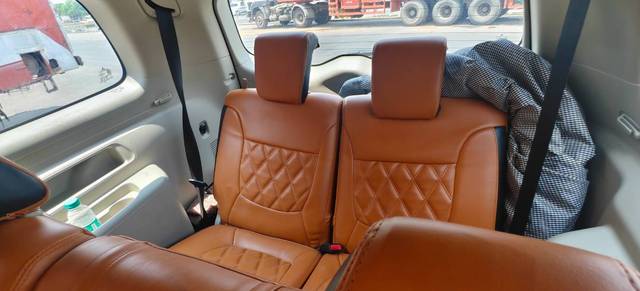 https://images10.gaadi.com/usedgaadi-sellcar/UsedCar/e5b8218ba/2f09772d-a8b4-42f4-b440-cf719c531ecb.jpg?imwidth=6402