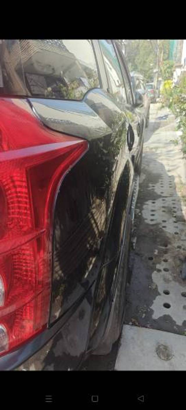 https://images10.gaadi.com/usedgaadi-sellcar/UsedCar/e5b855a6a/fece4ecf-8b7b-45ef-856a-664c217085f3.jpg?imwidth=6402