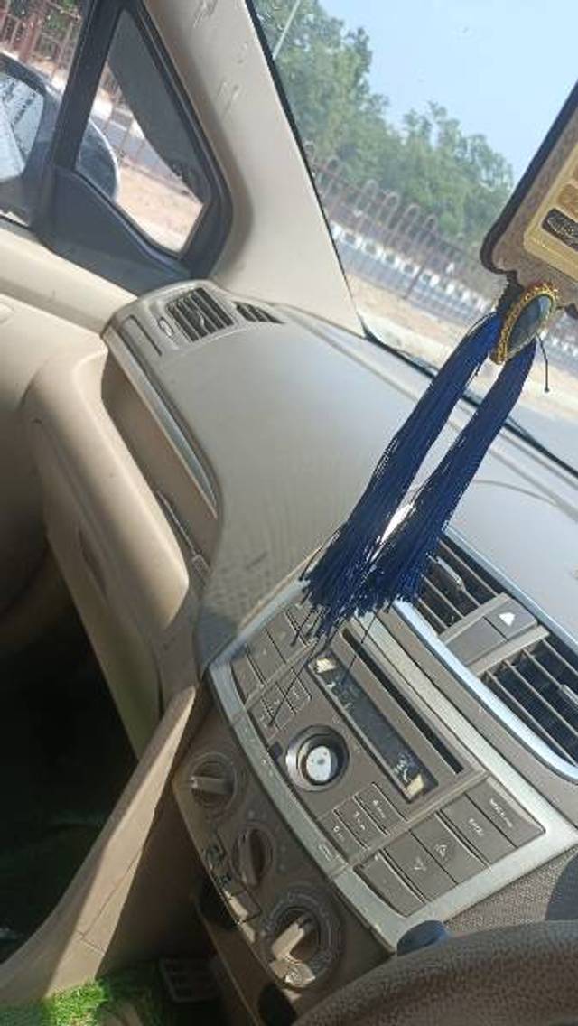 https://images10.gaadi.com/usedgaadi-sellcar/UsedCar/e5b855b7a/d4c422ec-7e33-4e3d-b4e5-6c94ac8ef67a.jpg?imwidth=6402