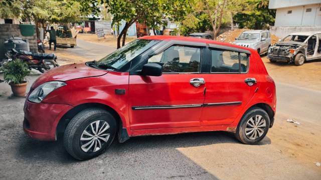 https://images10.gaadi.com/usedgaadi-sellcar/UsedCar/e5b86ff3a/102dfa82-71cc-4a28-b011-a4d8dc0711bd.jpg?imwidth=6401