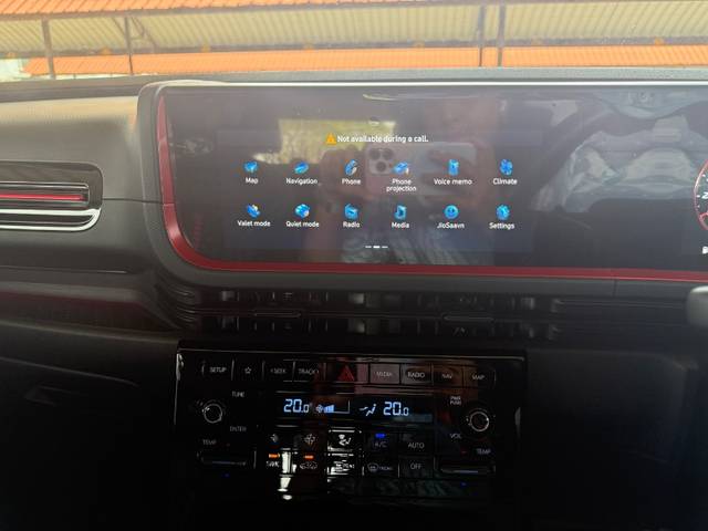 https://images10.gaadi.com/usedgaadi-sellcar/UsedCar/e5b8b469a/11c6710a-a6f2-4715-9639-d25a5ca5b6e0.jpeg?imwidth=6402