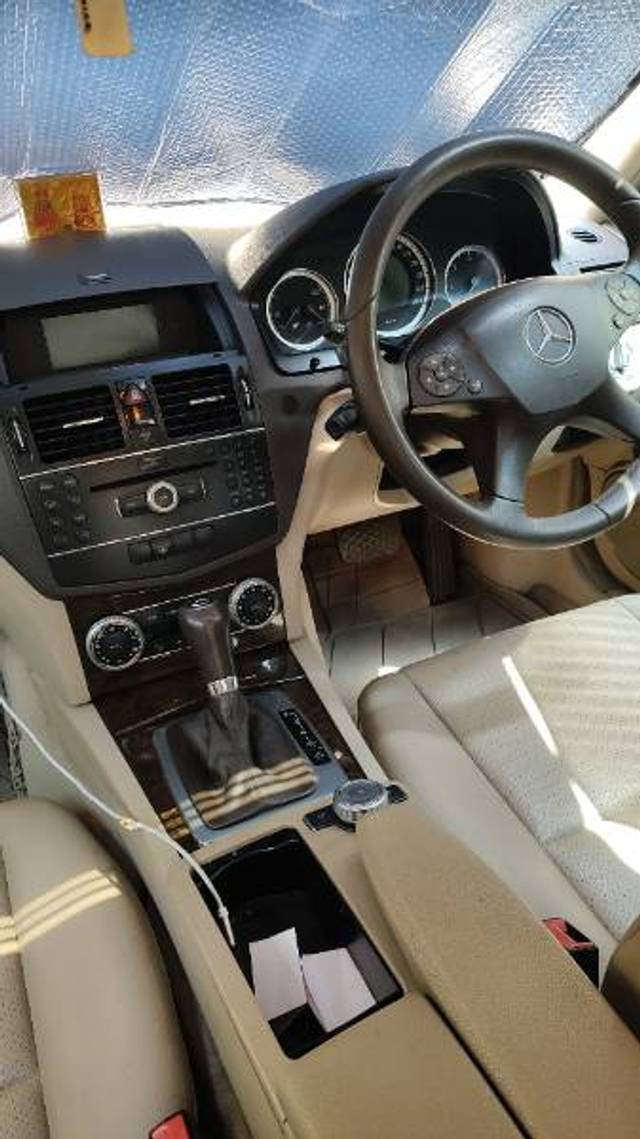 https://images10.gaadi.com/usedgaadi-sellcar/UsedCar/e5b9311ba/cbfcbdb7-f697-4f3a-896e-26302e89bec8.jpeg?imwidth=6401