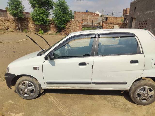 https://images10.gaadi.com/usedgaadi-sellcar/UsedCar/e5b96d24a/c2e588f8-2cf7-4392-b20d-a0335eea15cd.jpg?imwidth=6401