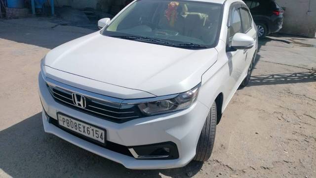 https://images10.gaadi.com/usedgaadi-sellcar/UsedCar/e5b99130a/80844e73-e34e-4eed-9d43-ae069c73fce4.jpeg?imwidth=6402