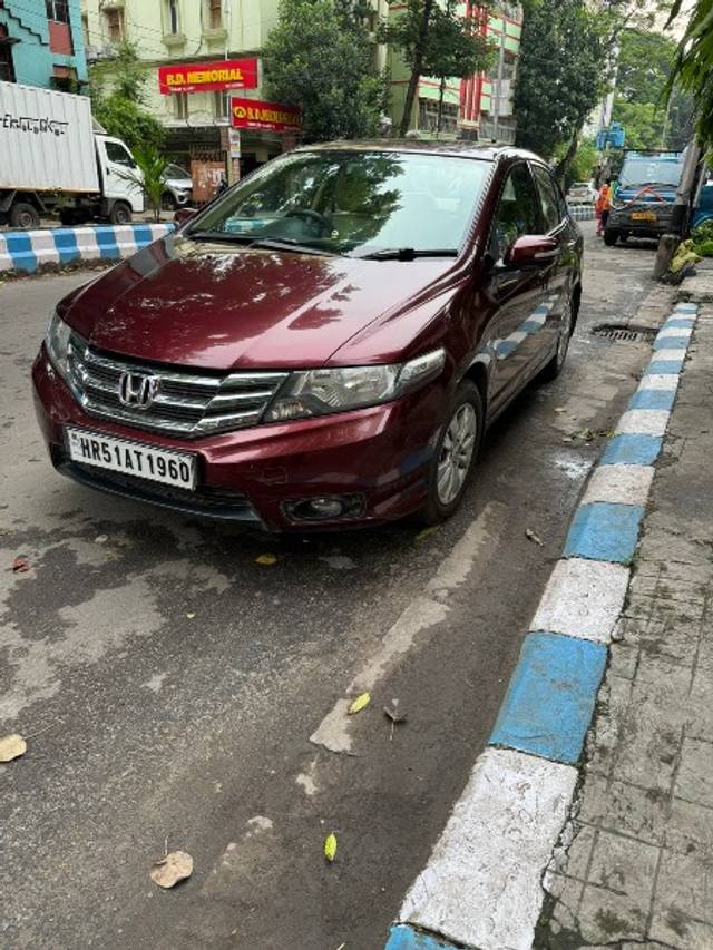 https://images10.gaadi.com/usedgaadi-sellcar/UsedCar/e5b9be1ea/2a56f27b-1adf-41a8-8530-e27be02ec282.jpeg?imwidth=6402