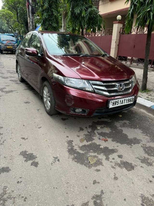 https://images10.gaadi.com/usedgaadi-sellcar/UsedCar/e5b9be1ea/2e4ef841-a7a2-4613-af8e-1585d62eeb55.jpeg?imwidth=6400