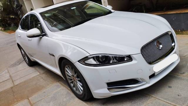 https://images10.gaadi.com/usedgaadi-sellcar/UsedCar/e5ba0bf8a/9cacc9f1-d601-4cd7-be88-cc082c5545cd.JPG?imwidth=6402