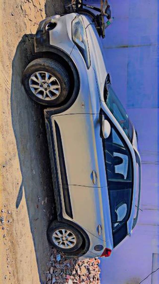 https://images10.gaadi.com/usedgaadi-sellcar/UsedCar/e5ba1d82a/44fe2d0f-b0d6-4671-be44-a1ea71fa2a23.jpg?imwidth=6402