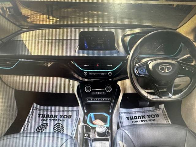 https://images10.gaadi.com/usedgaadi-sellcar/UsedCar/e5ba3f60a/6178729b-609a-48d7-88ba-3f8bbbce1d6a.jpeg?imwidth=6402