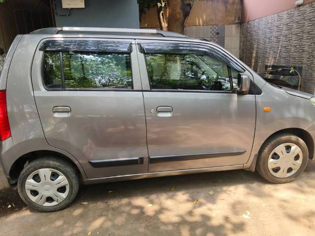 https://images10.gaadi.com/usedgaadi-sellcar/UsedCar/e5badf7fa/25c52a77-09c3-4f5e-a483-1bacc01cbd05.jpg?imwidth=6402