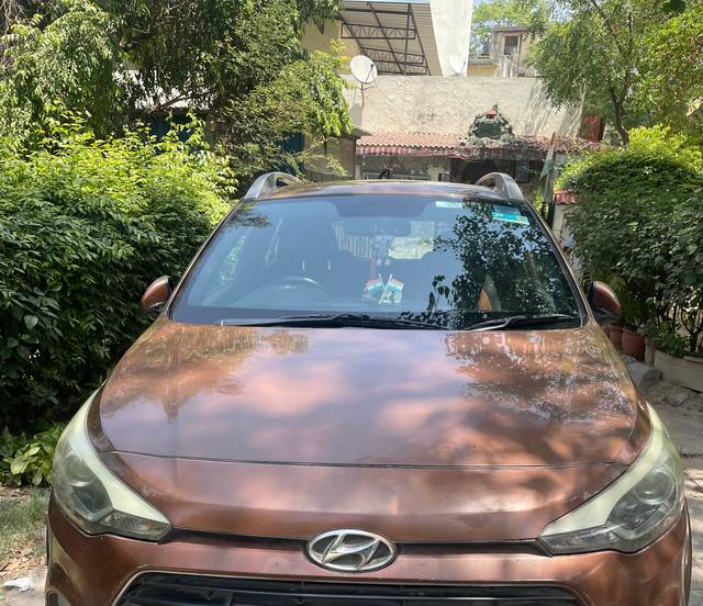 https://images10.gaadi.com/usedgaadi-sellcar/UsedCar/e5bae8f2a/3bac055b-deb4-44ae-b2cc-c26e70218a34.jpeg?imwidth=6400