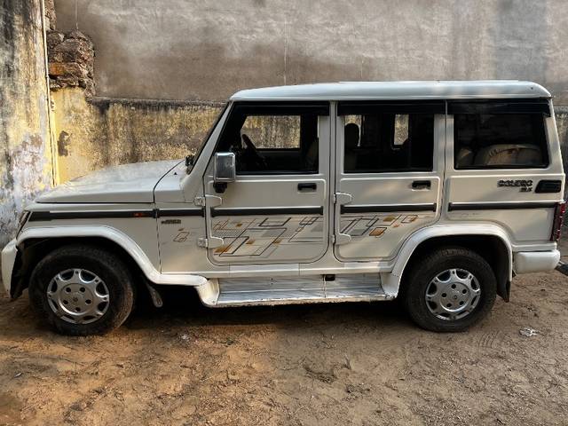 https://images10.gaadi.com/usedgaadi-sellcar/UsedCar/e5bafd5ba/4a6ac01e-5a47-47dd-8281-7432d3c04320.jpeg?imwidth=6401