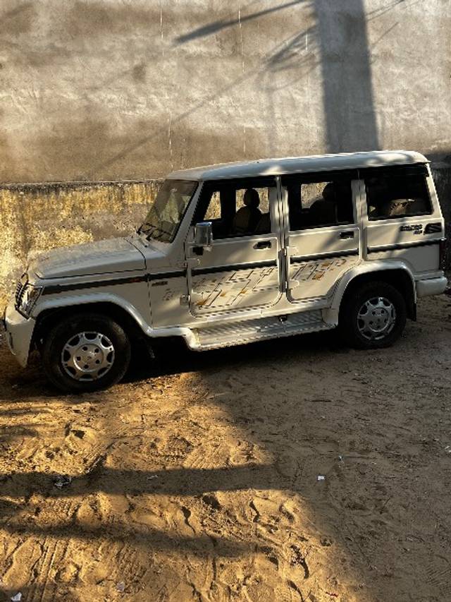 https://images10.gaadi.com/usedgaadi-sellcar/UsedCar/e5bafd5ba/683f5877-992f-4856-a069-77e9df1f61f0.jpeg?imwidth=6402