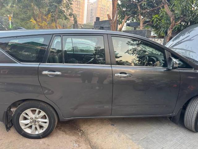 https://images10.gaadi.com/usedgaadi-sellcar/UsedCar/e5bb2d80a/eca7bd2b-2e1f-4022-8657-9ddb1a5e616c.jpeg?imwidth=6401