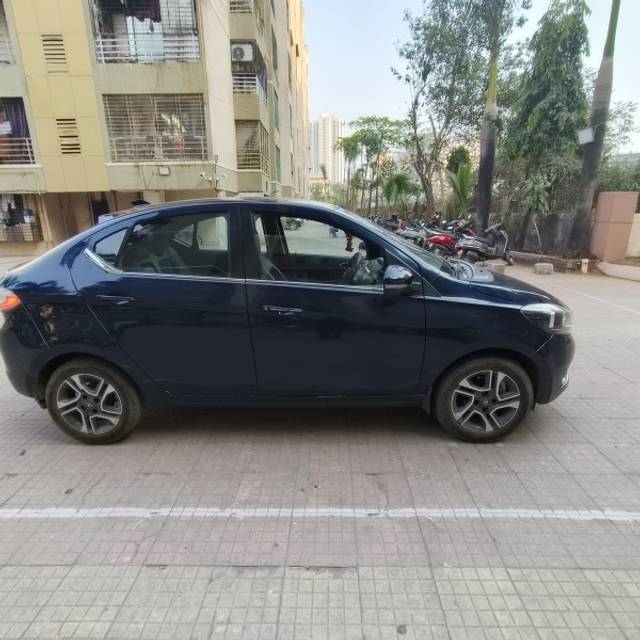 https://images10.gaadi.com/usedgaadi-sellcar/UsedCar/e5bb4959a/eb9d8c8a-9138-434d-8ac1-654e26582e91.jpeg?imwidth=6401