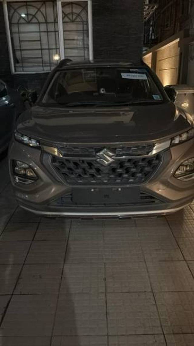 https://images10.gaadi.com/usedgaadi-sellcar/UsedCar/e5bb8f9aa/e9e76081-76b4-44cc-b67a-d750ffbd7e57.jpeg?imwidth=6400