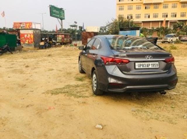 https://images10.gaadi.com/usedgaadi-sellcar/UsedCar/e5bb900ca/6ba71c95-08a3-4cf0-854f-a1adcb82d387.jpeg?imwidth=6400