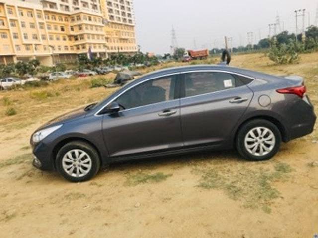https://images10.gaadi.com/usedgaadi-sellcar/UsedCar/e5bb900ca/ee0cd5a2-4e9d-459a-95e9-a87766d9503d.jpeg?imwidth=6401