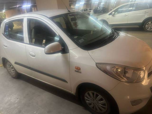 https://images10.gaadi.com/usedgaadi-sellcar/UsedCar/e5bba9d5a/b2a2fd24-0f8f-4a5b-a102-ee42f3f56201.jpg?imwidth=6400