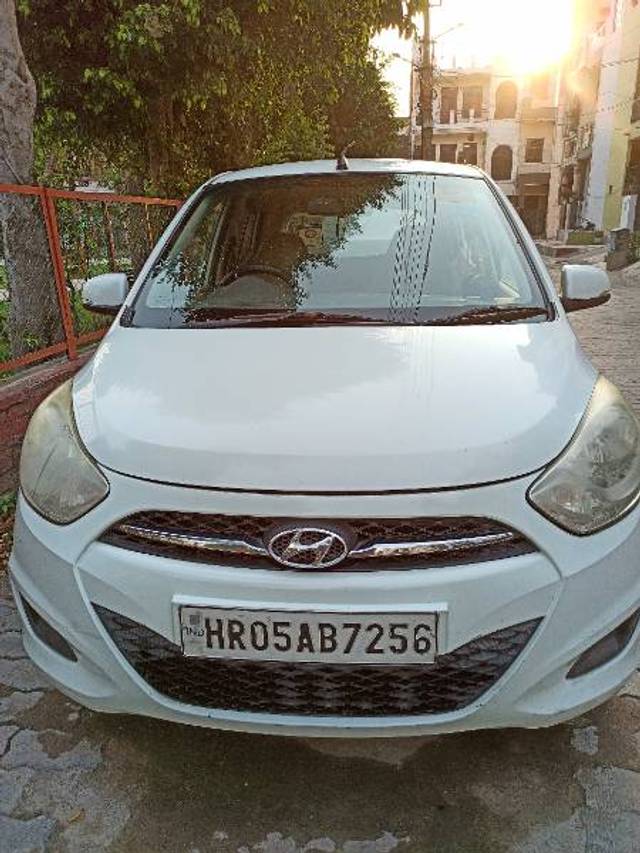 https://images10.gaadi.com/usedgaadi-sellcar/UsedCar/e5bbd224a/09ca95bf-cf4a-4cc4-a66a-438fe122da0d.jpg?imwidth=6400