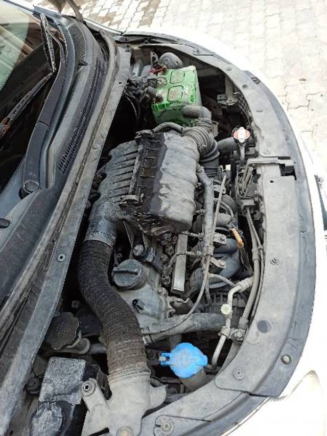https://images10.gaadi.com/usedgaadi-sellcar/UsedCar/e5bbd224a/5ce817ea-4ef0-4c7d-aa50-ede48b81c430.jpg?imwidth=6402