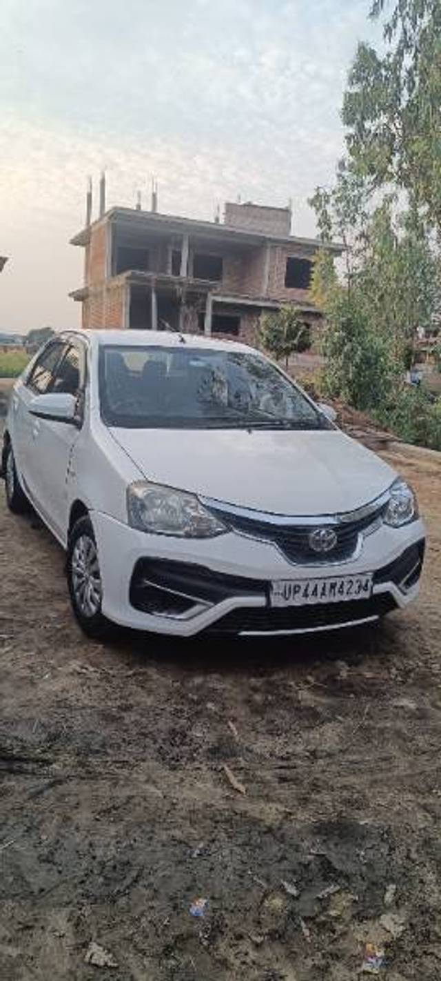 https://images10.gaadi.com/usedgaadi-sellcar/UsedCar/e5bbed48a/eac60021-b73c-408e-9259-242458add82f.jpg?imwidth=6400