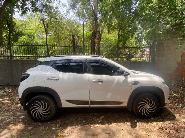 https://images10.gaadi.com/usedgaadi-sellcar/UsedCar/e5bc137ca/cc6f2822-166e-4b9f-9f00-48203a428c45.jpeg?imwidth=6401