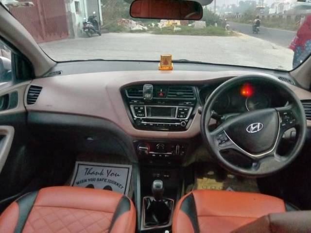 https://images10.gaadi.com/usedgaadi-sellcar/UsedCar/e5bc4c0ea/6264378b-075e-469b-8a4b-b576e75778ce.jpg?imwidth=6401