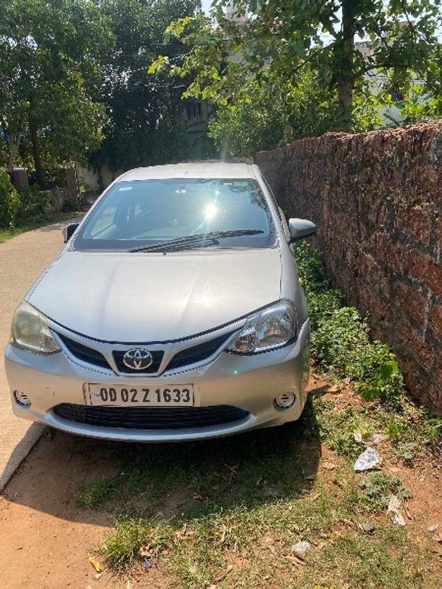 https://images10.gaadi.com/usedgaadi-sellcar/UsedCar/e5bc6b2ca/e319d2eb-0d0d-47c0-92af-5621f79bfb4a.jpeg?imwidth=6400
