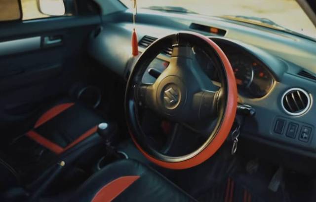 https://images10.gaadi.com/usedgaadi-sellcar/UsedCar/e5bc96b4a/402781d4-95a0-46a6-b459-b506b48ee9cc.jpg?imwidth=6402