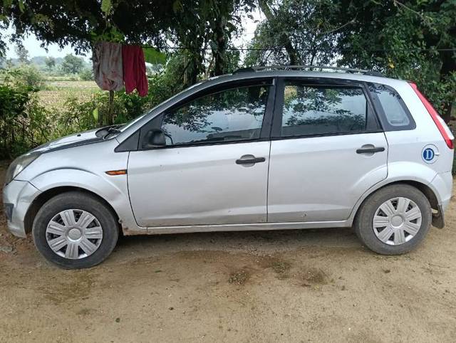 https://images10.gaadi.com/usedgaadi-sellcar/UsedCar/e5bd8aeea/375436f9-fd26-4cd2-8007-5a20fa63c427.jpg?imwidth=6401